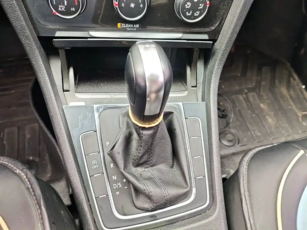 Volkswagen Golf — миниатюра 14
