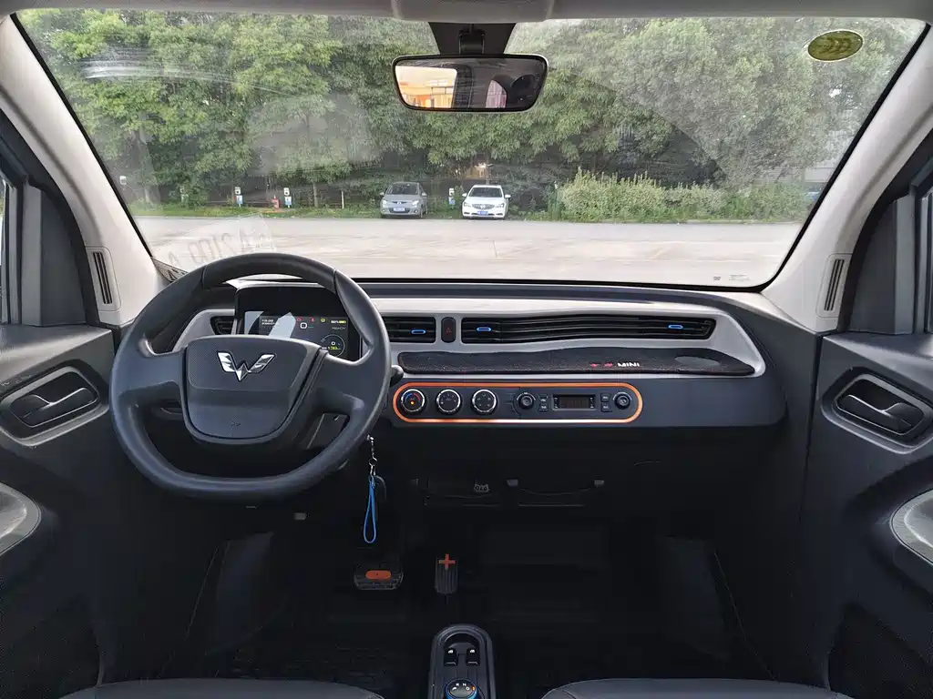 Wuling MINIEV — миниатюра 11