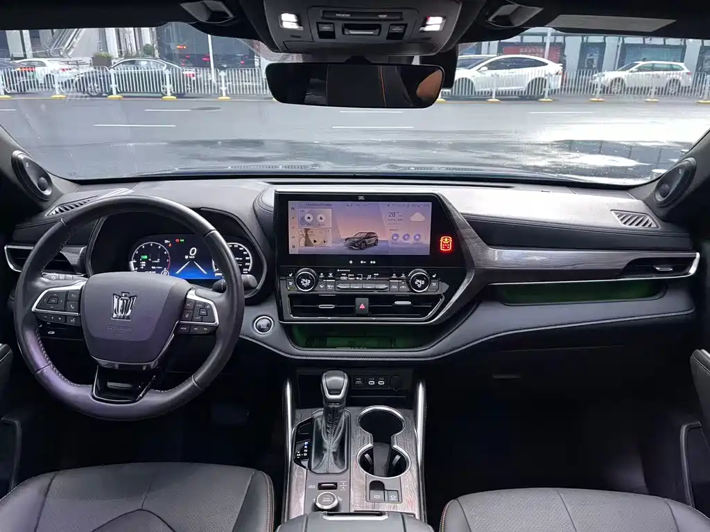 Toyota Crown Kluger — миниатюра 9