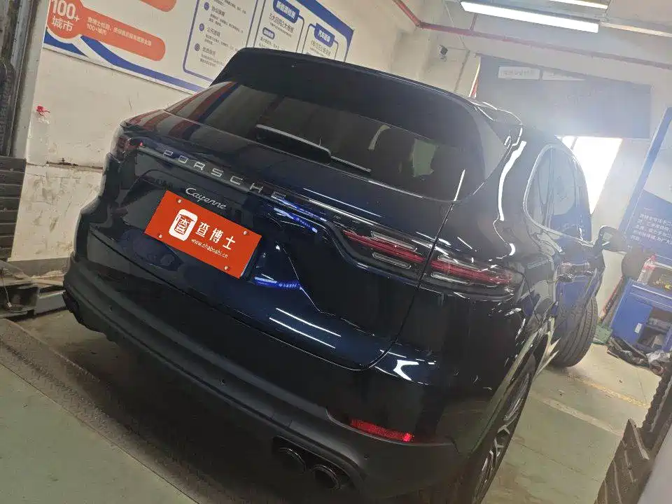 Porsche Cayenne — миниатюра 3