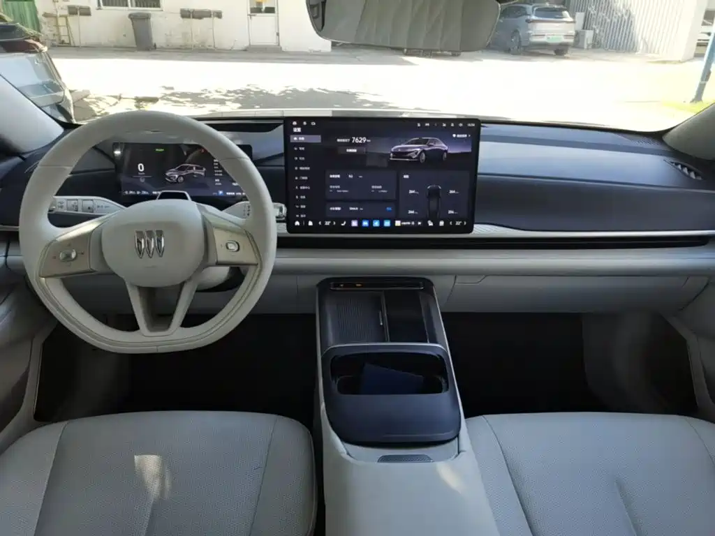 Buick Electra L7 — миниатюра 10