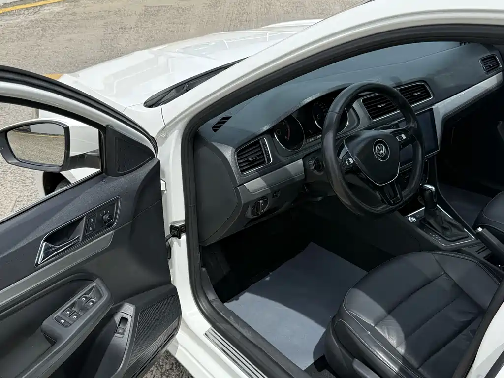 Volkswagen Lavida — миниатюра 7