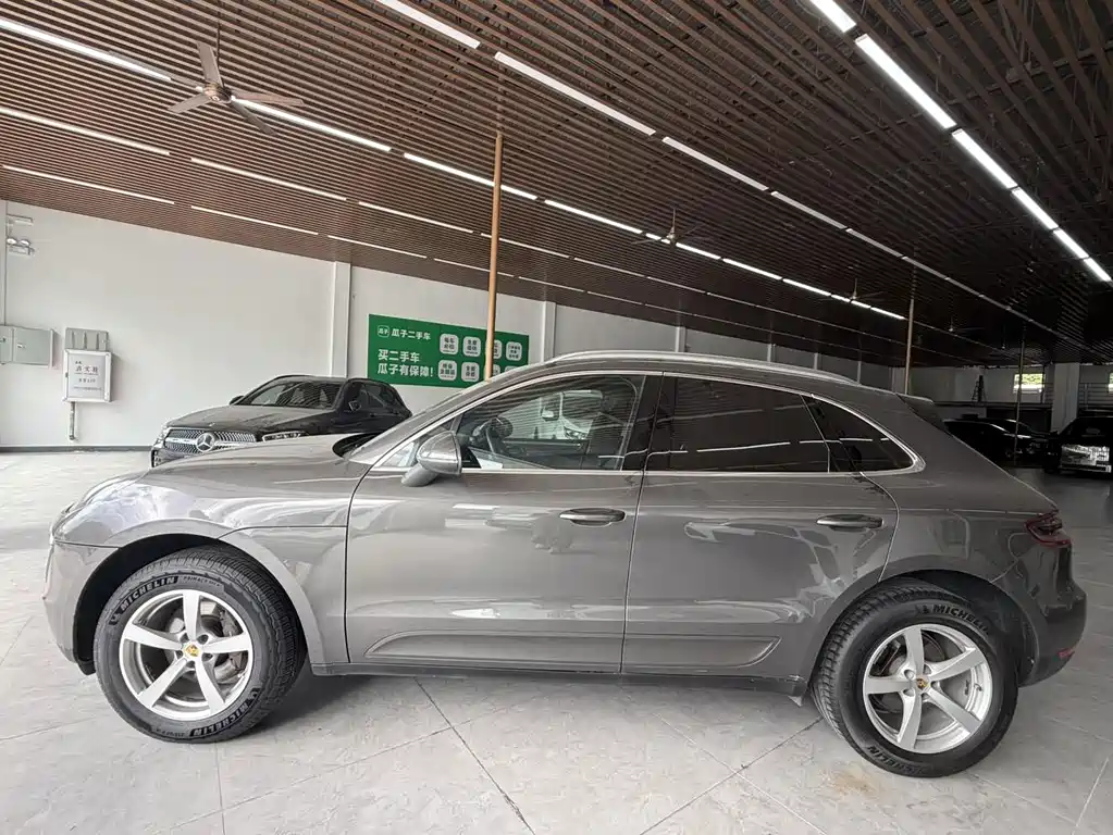 Porsche Macan — миниатюра 10