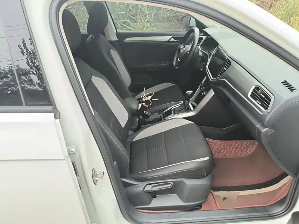 Volkswagen T-Roc — миниатюра 25