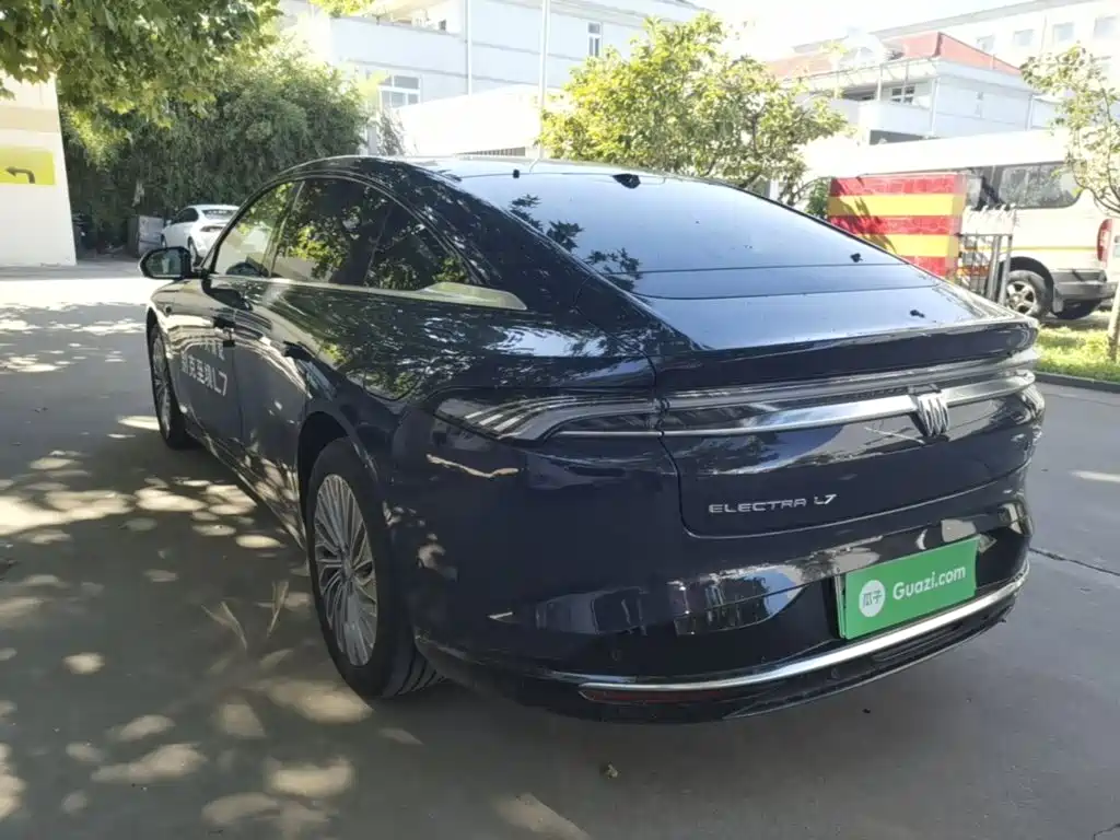 Buick Electra L7 — миниатюра 5