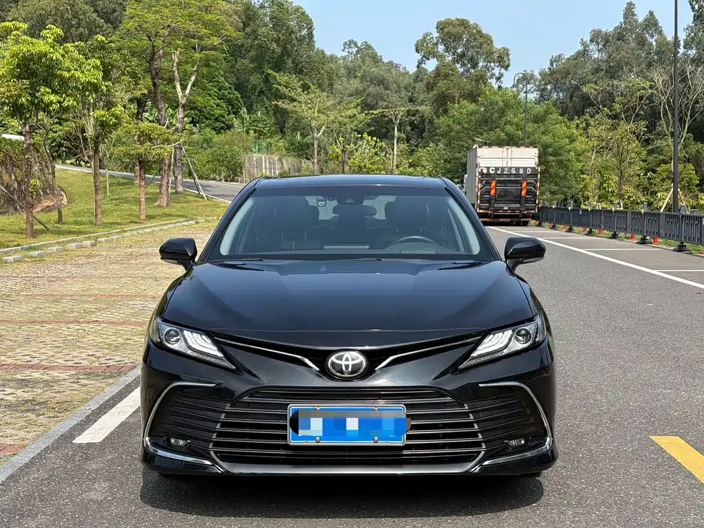 Toyota Camry — миниатюра 2