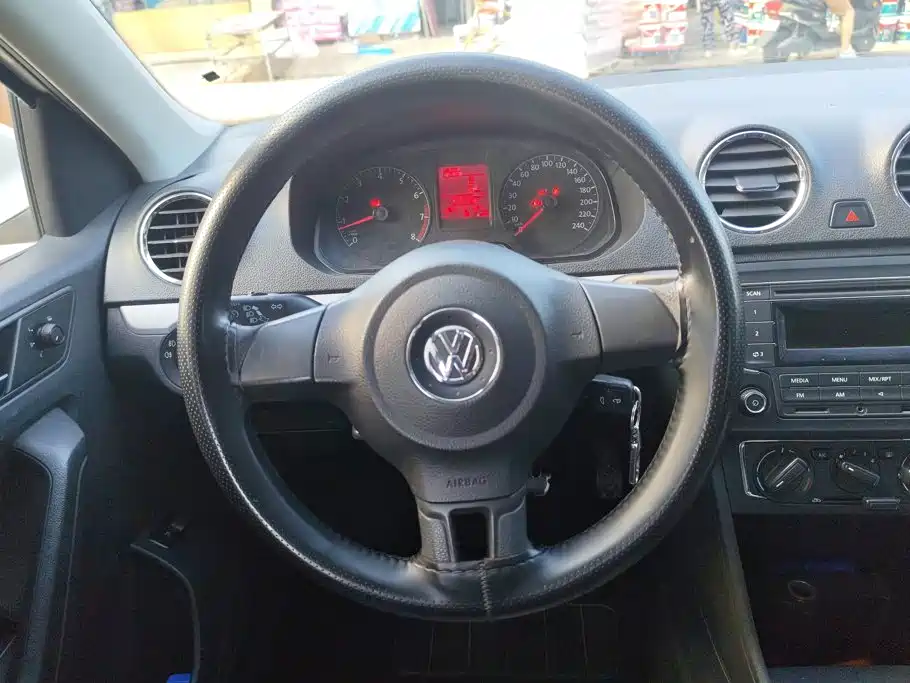 Volkswagen Jetta — миниатюра 15