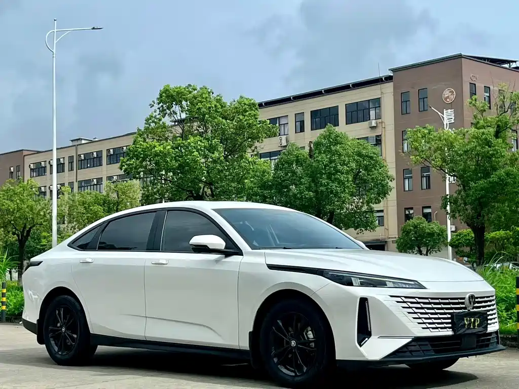 Changan Yida — миниатюра 3