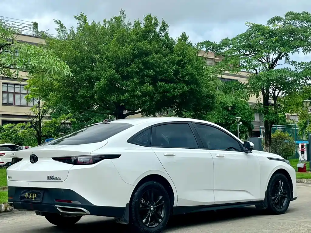 Changan Yida — миниатюра 9