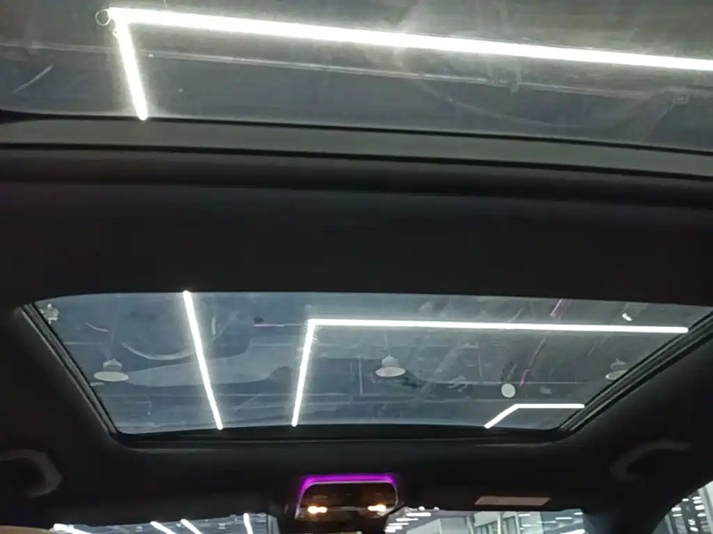 Mercedes-Benz E-Class — миниатюра 18