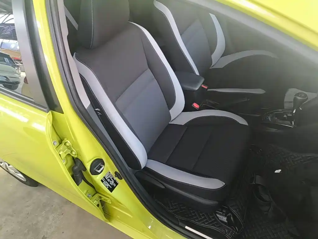 Toyota Yaris L — миниатюра 25