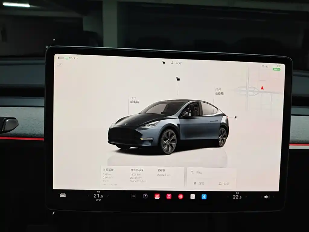 Tesla Model Y — миниатюра 13