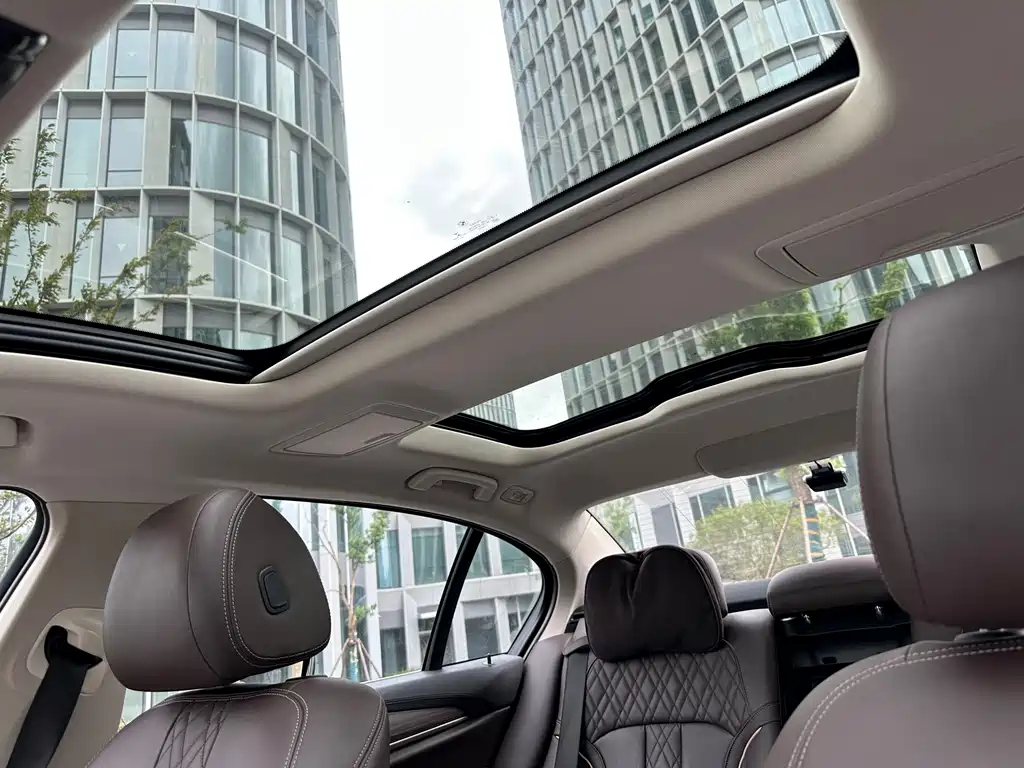 BMW 5 Series — миниатюра 33