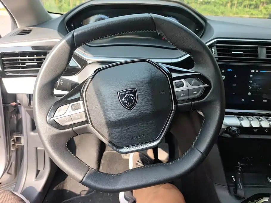 Peugeot 408 — миниатюра 15