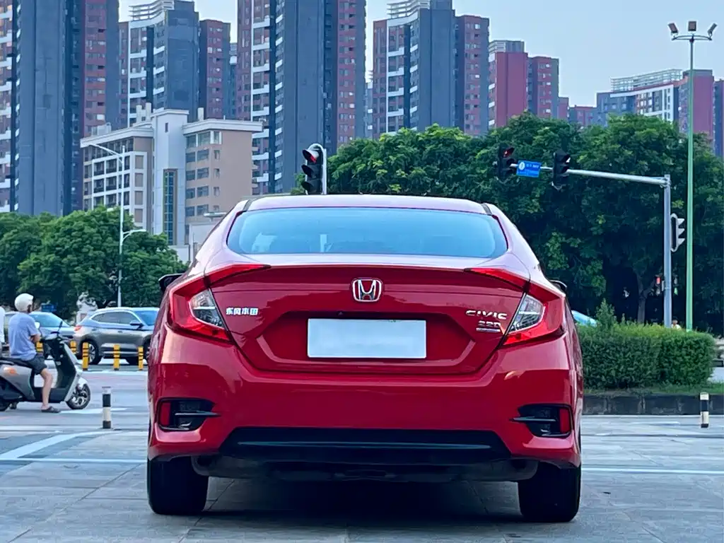 Honda Civic — миниатюра 8