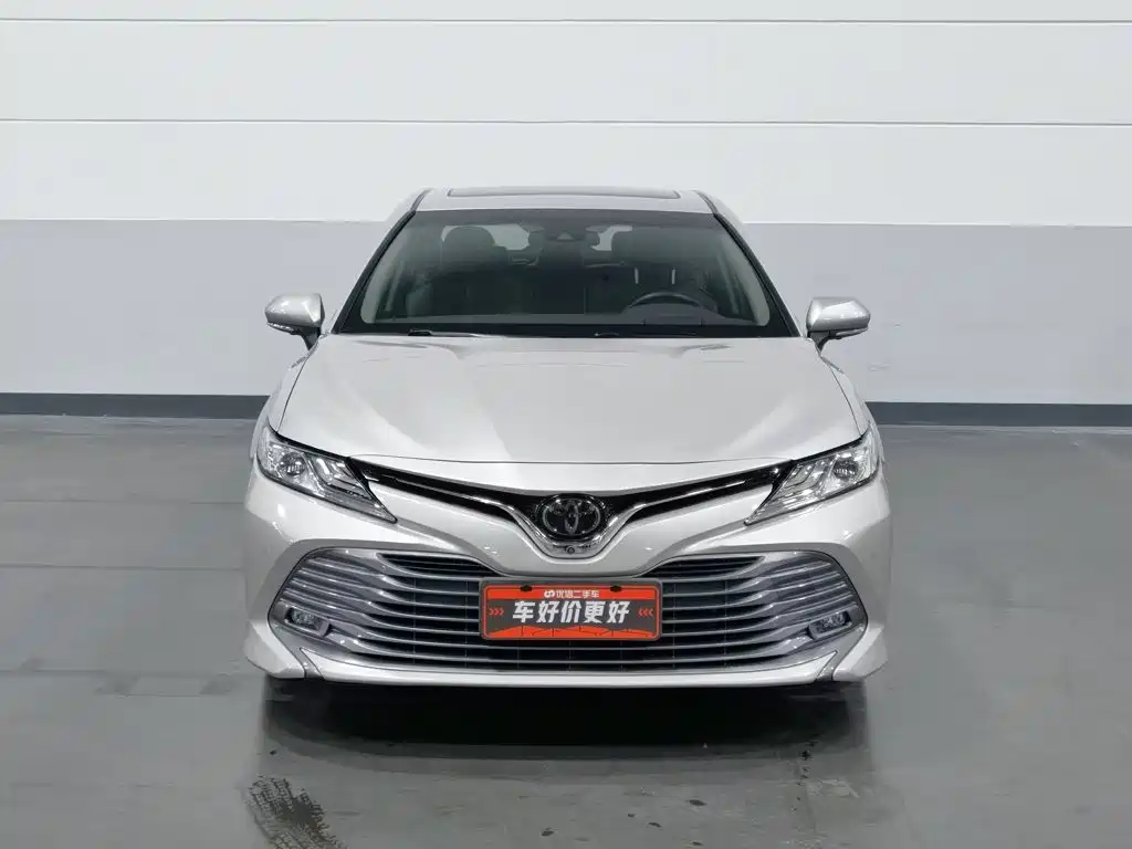 Toyota Camry — миниатюра 3