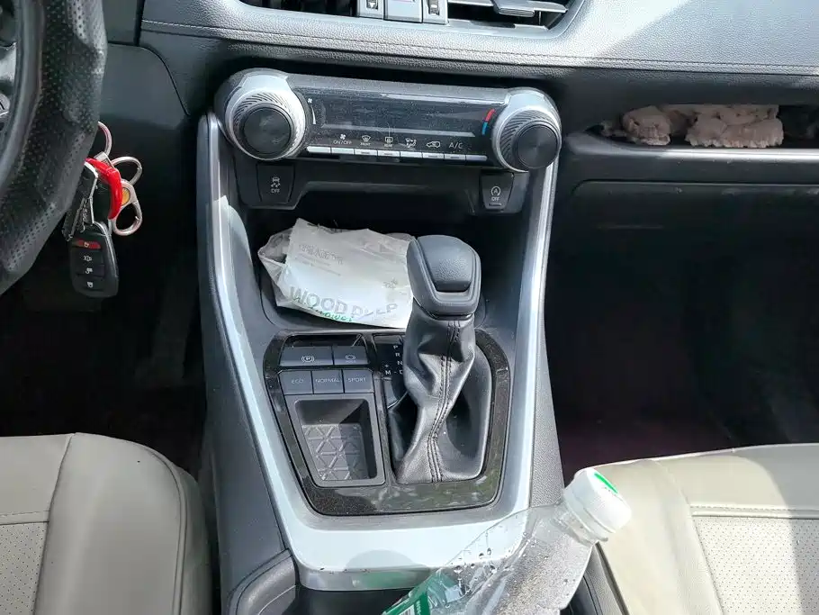Toyota RAV4 — миниатюра 16