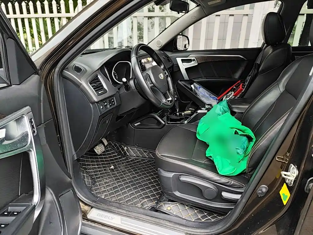 Geely Haoqing SUV — миниатюра 16