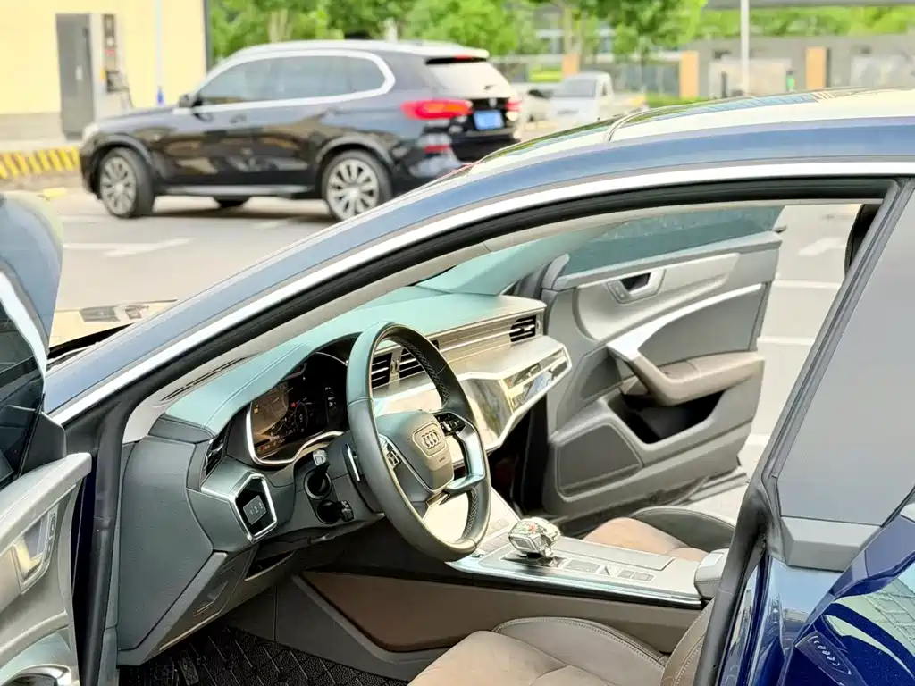 Audi A7L 2022 45 TFSI S-line