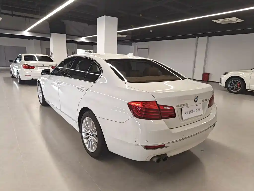 BMW 5 Series — миниатюра 6