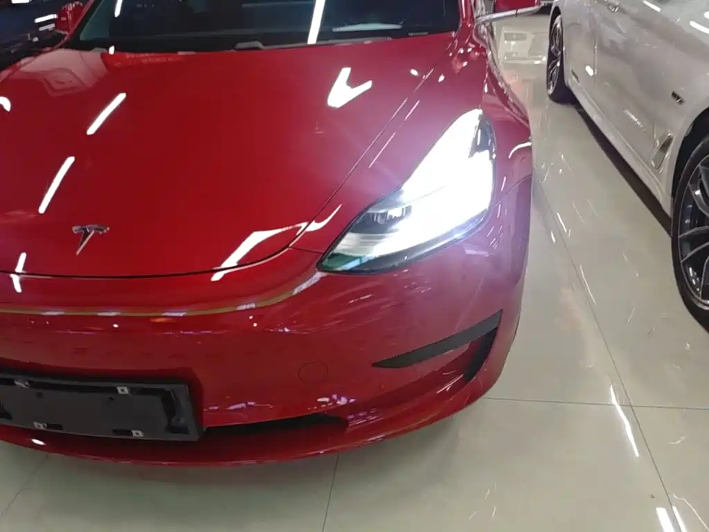 Tesla Model 3 — миниатюра 24