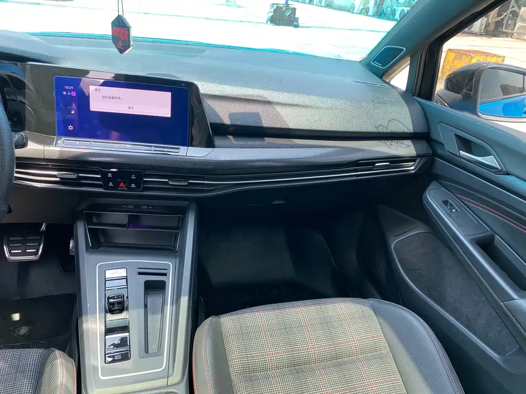 Volkswagen Golf GTI — миниатюра 13