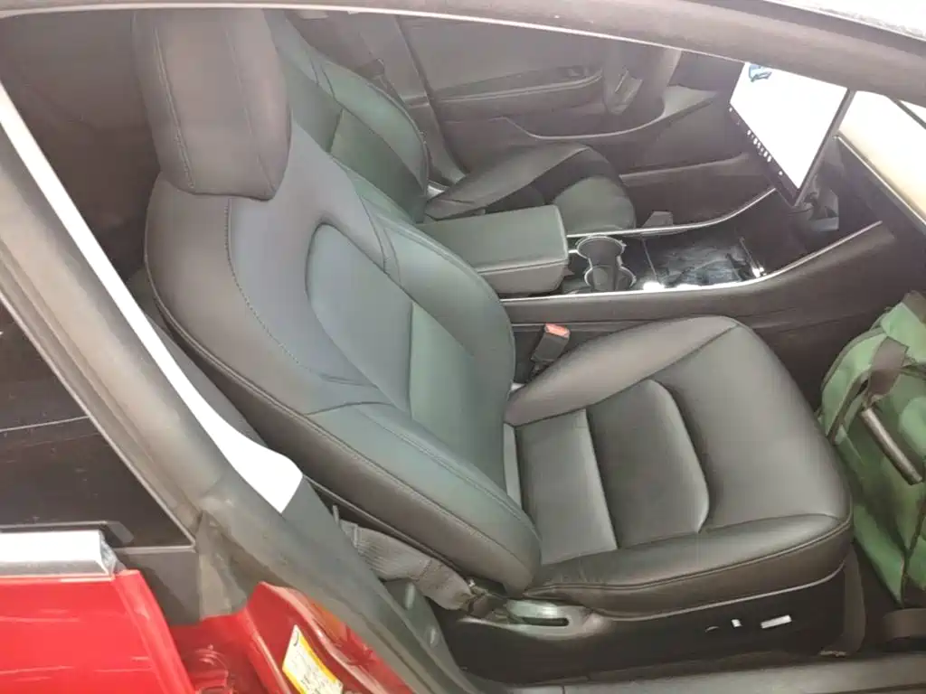 Tesla Model 3 — миниатюра 25