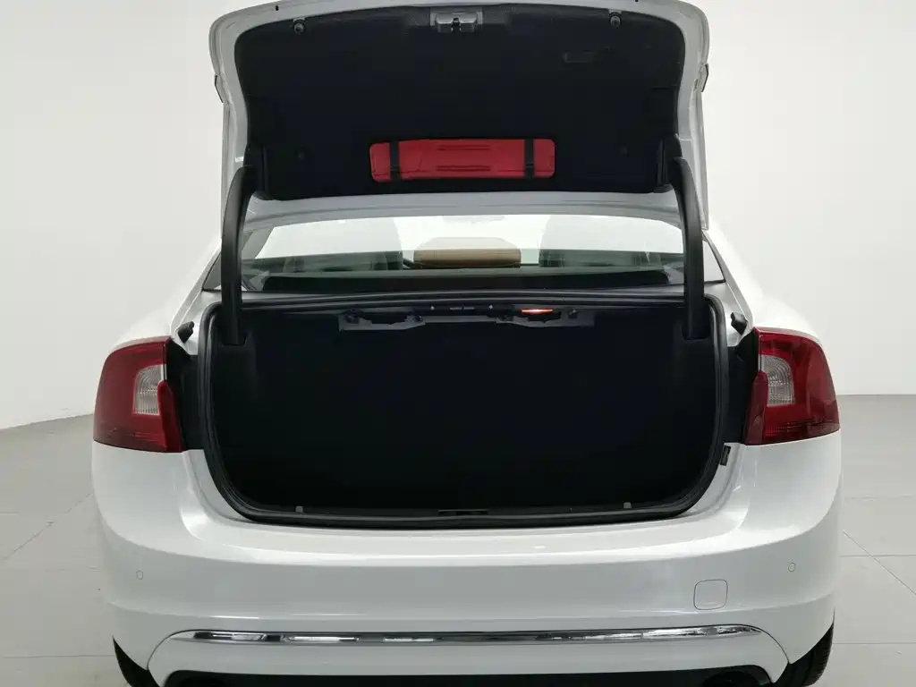 Volvo S60 — миниатюра 16