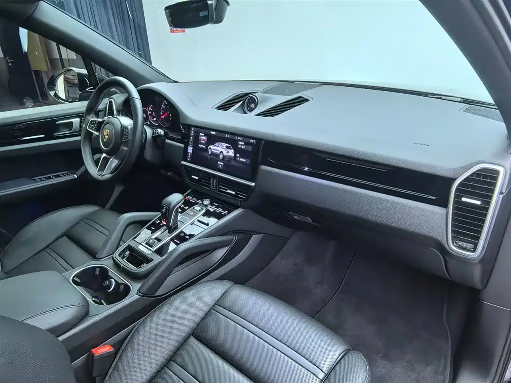 Porsche Cayenne — миниатюра 15