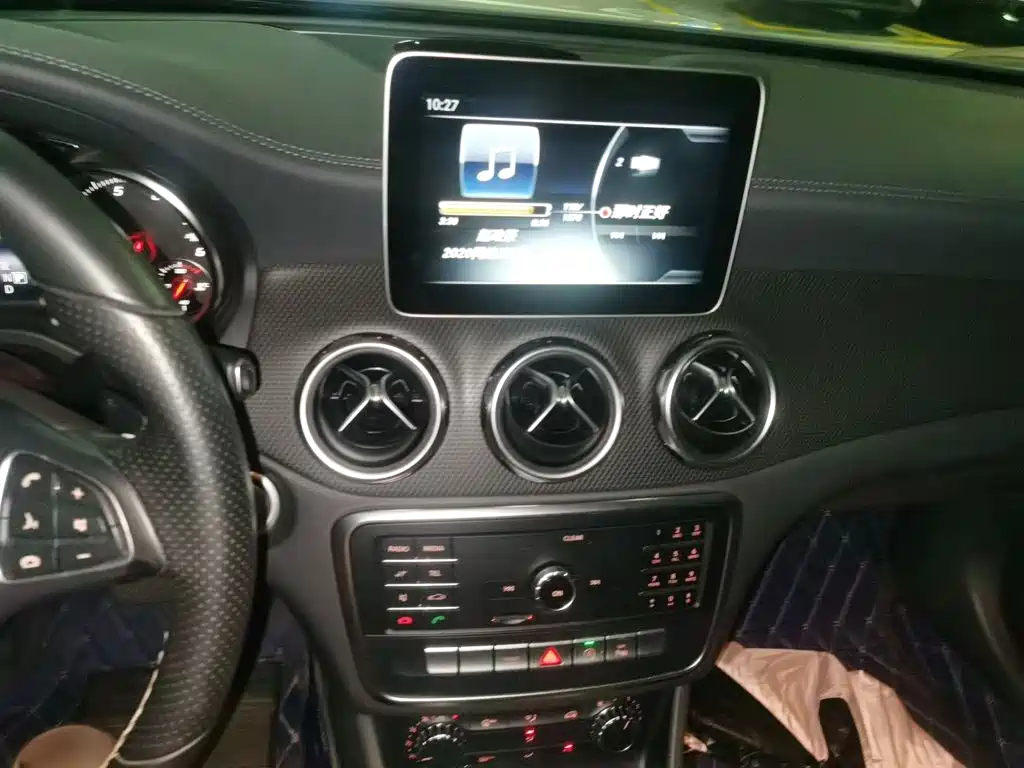 Mercedes-Benz GLA — миниатюра 6