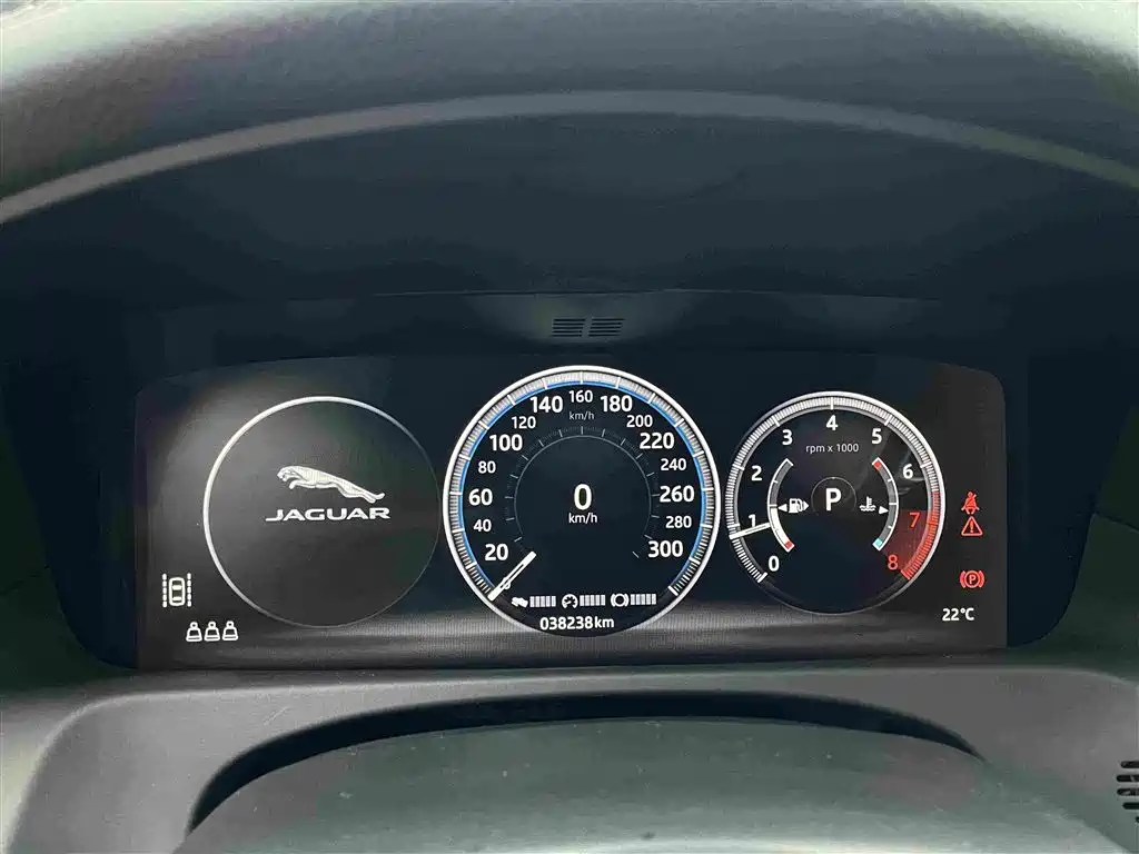 Jaguar XFL — миниатюра 10