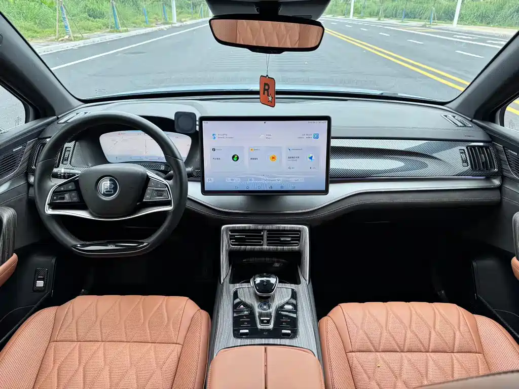 BYD Tang New Energy — миниатюра 8