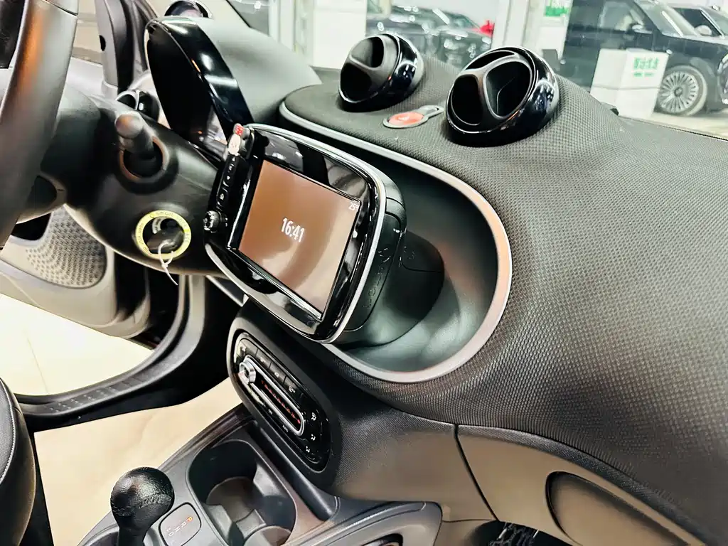 Smart fortwo 0.9T 66 kW Hardtop Pioneer Edition China V, фото 43