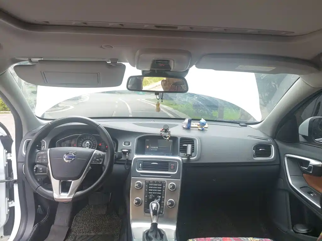 Volvo S60 — миниатюра 9