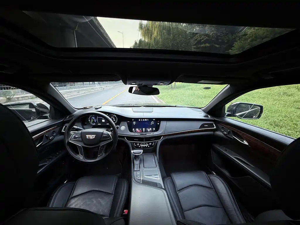 CADILLAC CT6 PLUG IN