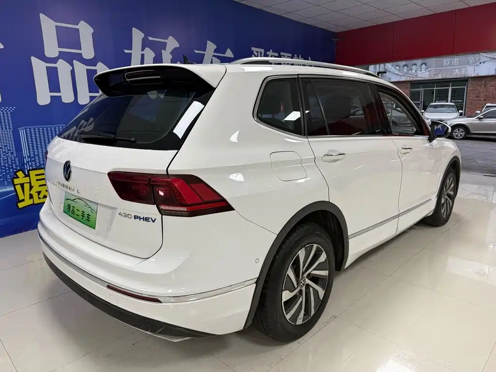 Volkswagen Tiguan L PHEV — миниатюра 9