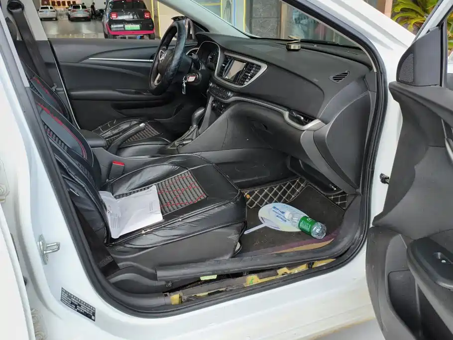 Buick Excelle — миниатюра 8