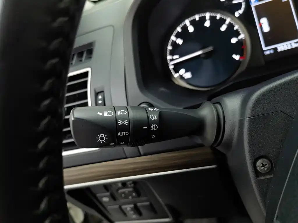 Toyota Prado — миниатюра 21