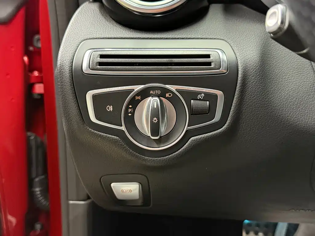 Mercedes-Benz C-Class (Import) — миниатюра 18