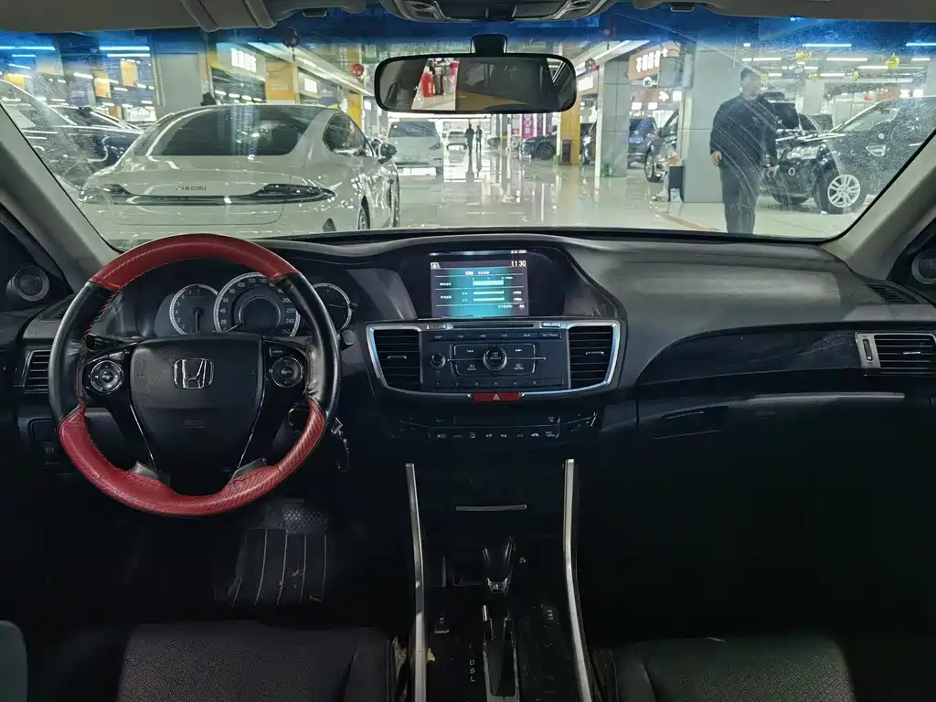 Honda Accord 2016 2.0L Luxury