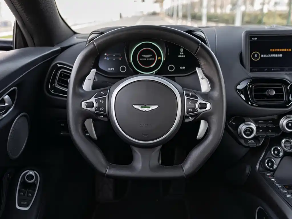 Aston Martin V8 Vantage — миниатюра 5