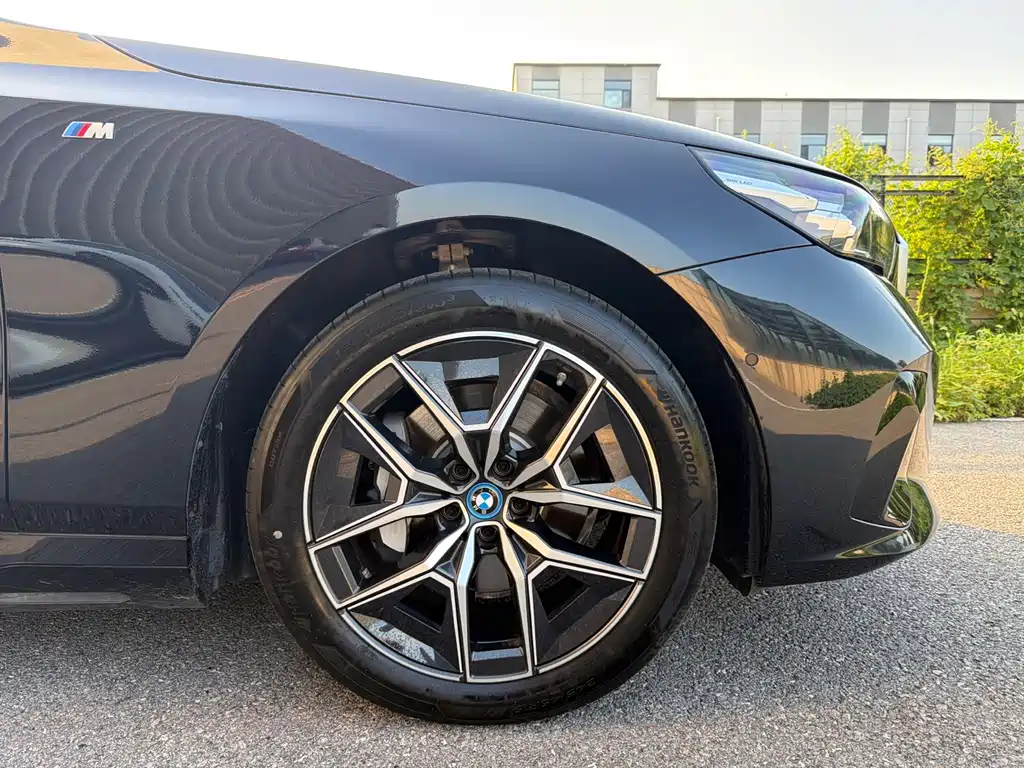 BMW i5 — миниатюра 15