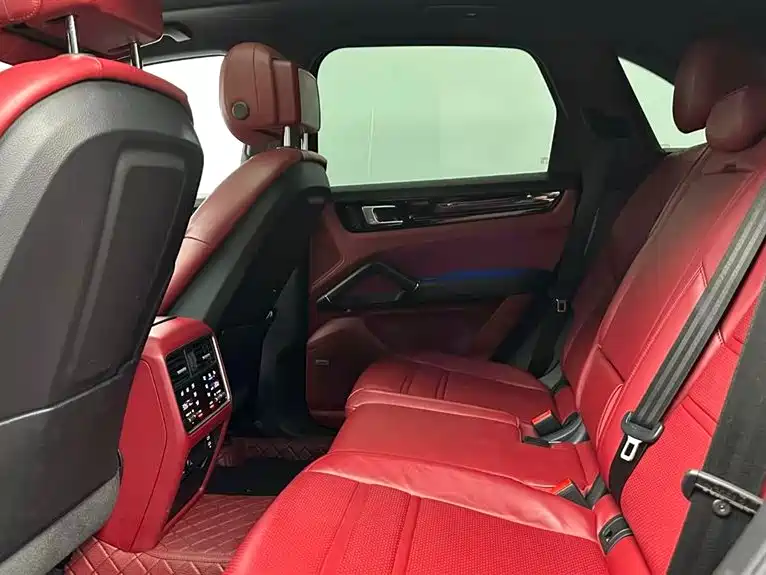Porsche Cayenne — миниатюра 17