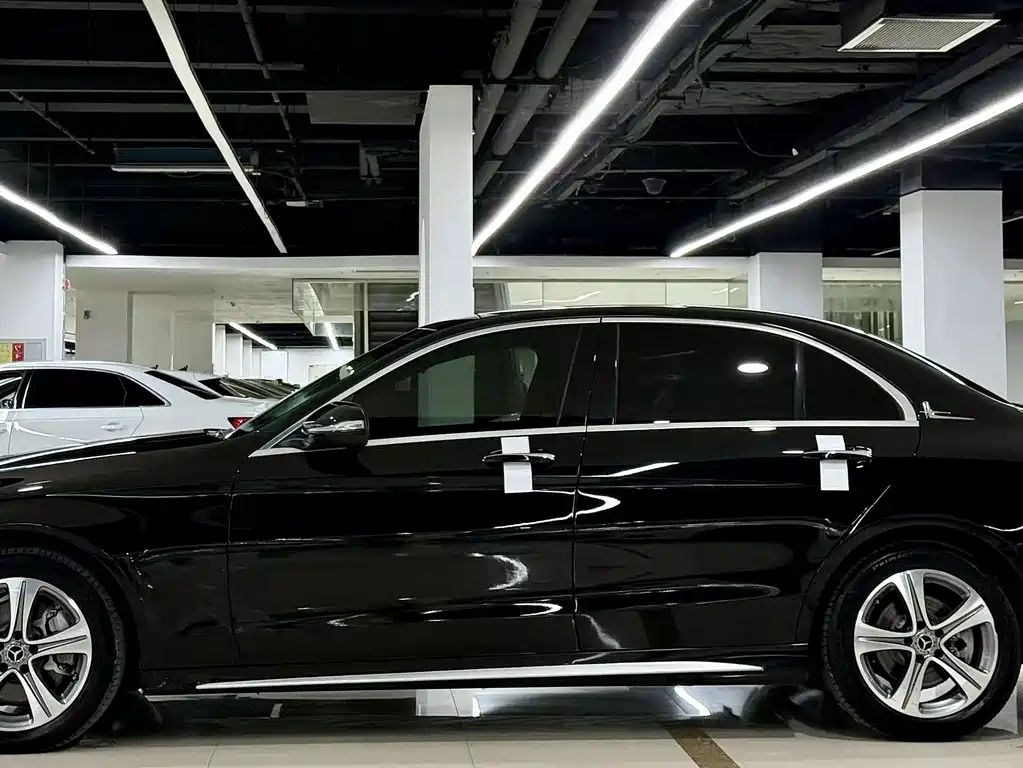 Mercedes-Benz C-Class — миниатюра 3