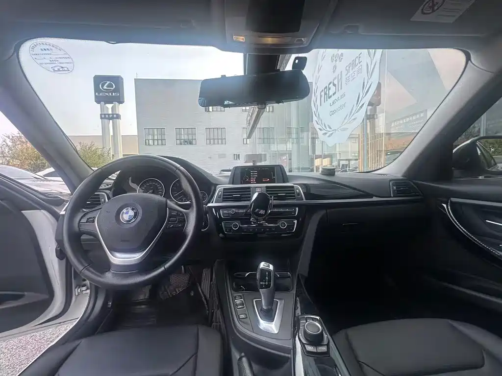 BMW 3 Series — миниатюра 9