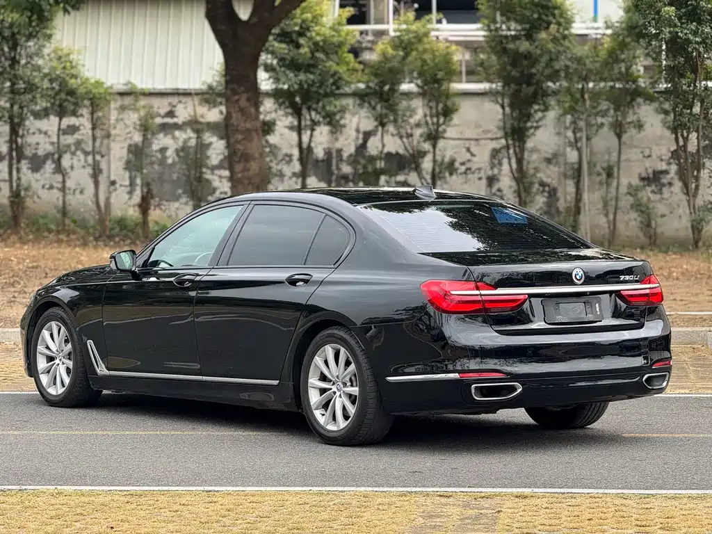 BMW 7 SERIES