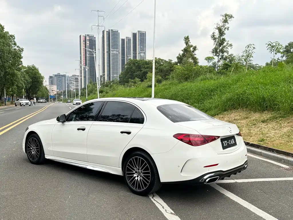 Mercedes-Benz C-Class — миниатюра 6