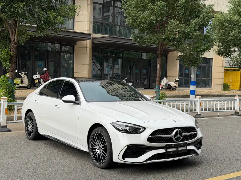 Mercedes-Benz C-Class — миниатюра 3