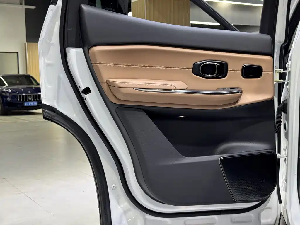 NIO ES8 — миниатюра 19