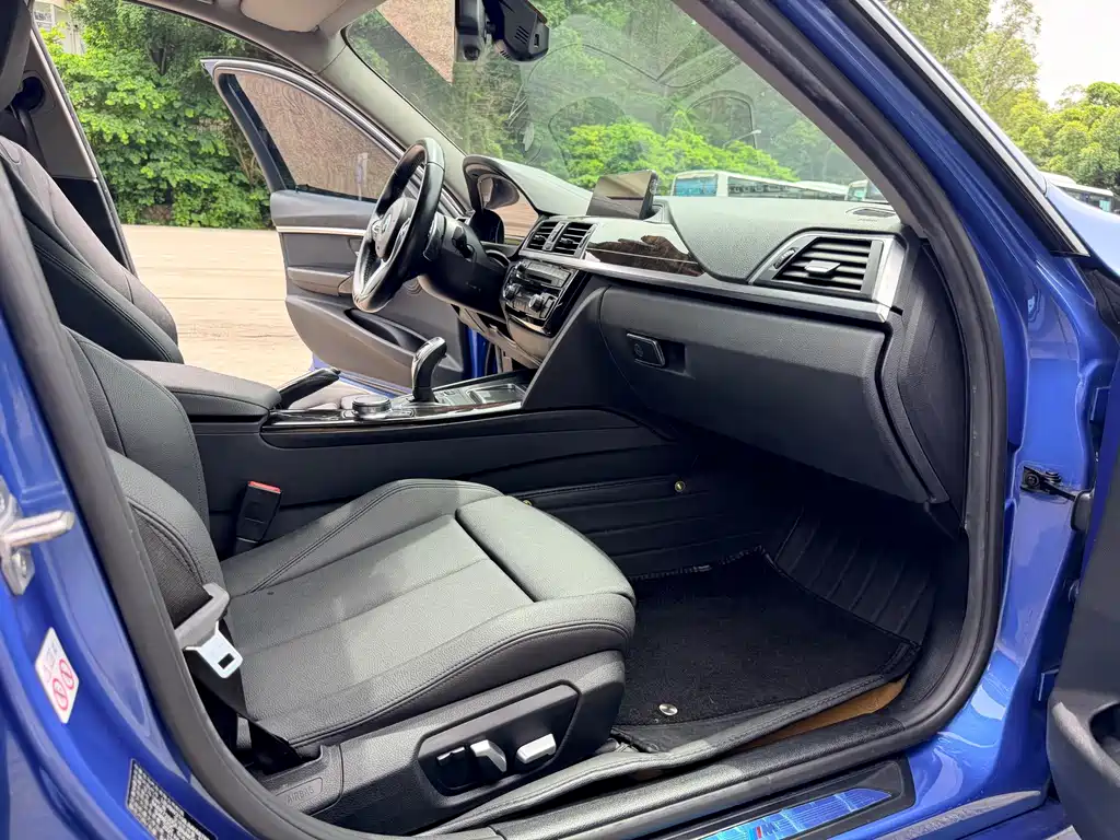 BMW 3 Series — миниатюра 11